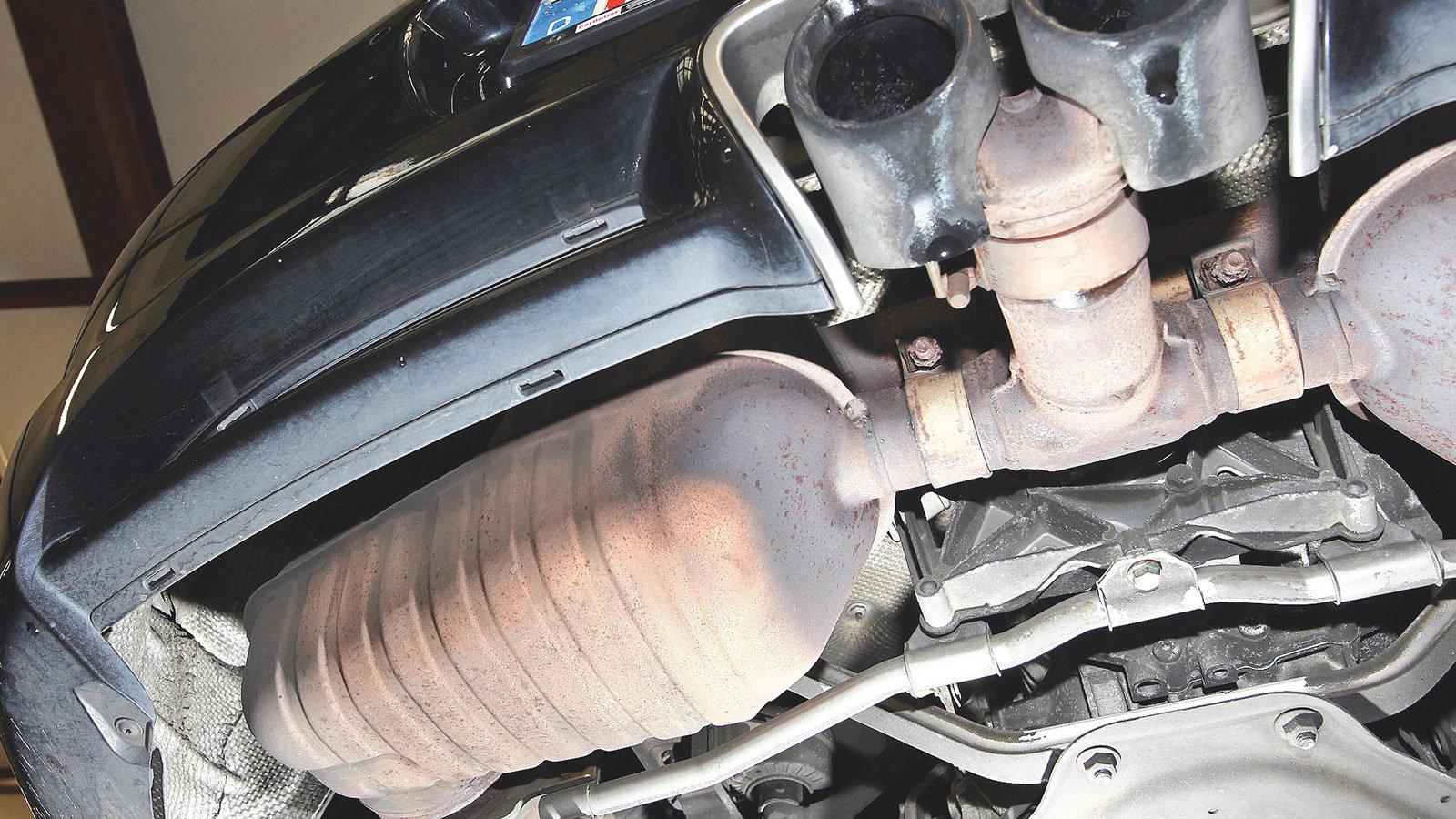 Εδώ υπάρχει κίνδυνος! Ελαττωματικοί δακτύλιοι στροφάλου με εξωφρενικό κόστος επισκευής. Το σύστημα εξάτμισης πρέπει να είναι συμβατό με τα πρότυπα HU