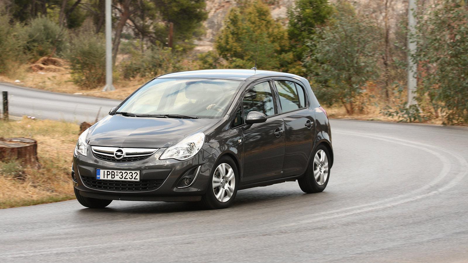 Με στάνταρ το σύστημα ESP, το Corsa θα κλείσει ομαλά την πορεία του στο λάθος, εφ` όσον ο χρήστης δεν ξεπεράσει το όρια οπότε και θα εμφανίσει υποστρο