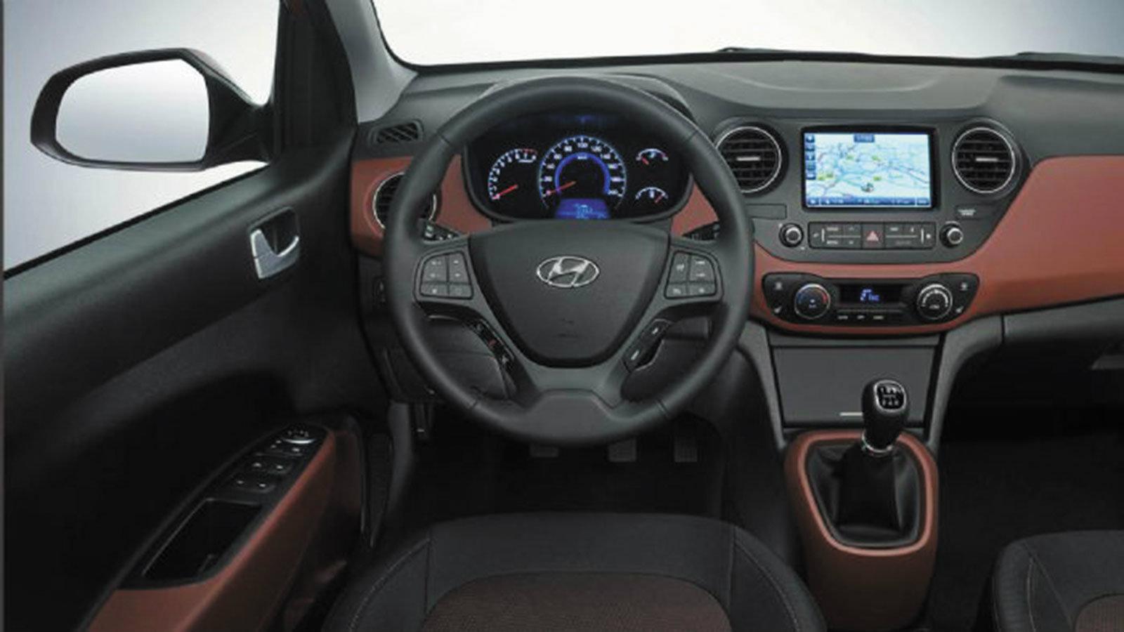 Το i10 έχει το πιο ευρύχωρο εσωτερικό. Στο εμπρός τμήμα είναι κάπου στη μέση, πίσω όμως είναι αχανές για τα δεδομένα της κατηγορίας.