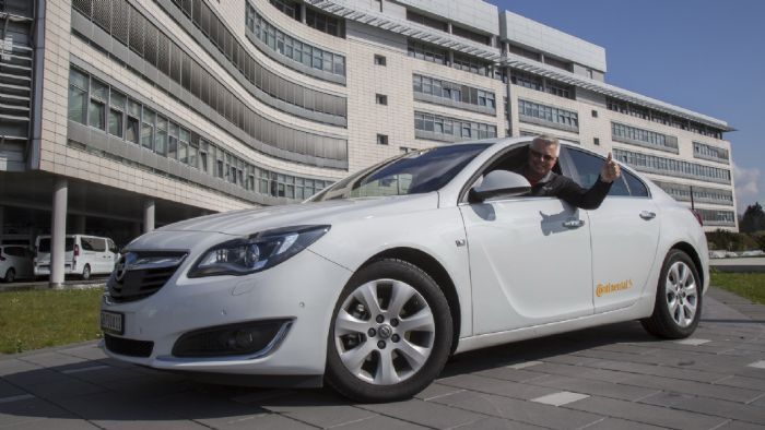 Οι άνθρωποι της Opel γέμισαν με πετρέλαιο ένα Insignia και με ένα μόνο ντεπόζιτο, κατάφεραν να κάνουν ένα ταξίδι 2.111 χλμ.
