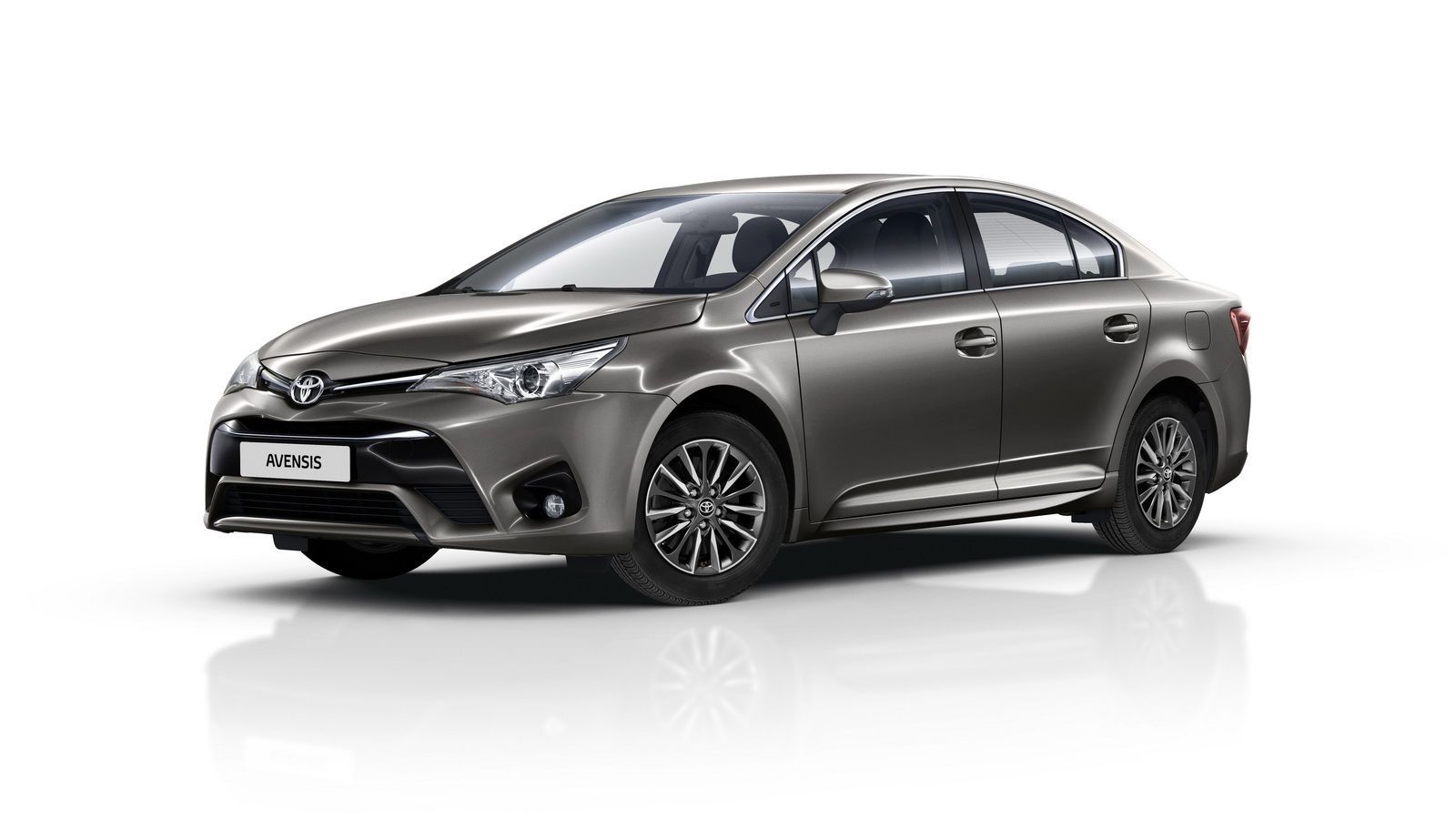 Η Toyota προχωρά σε μικρής έκτασης αλλαγές στο νέο Avensis (φωτό), αλλά και στο υβριδικό Auris. Δείτε τι αλλάζει στα δύο ιαπωνικά μοντέλα…