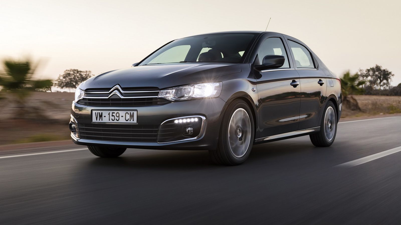 Ραφινάροντας τη μορφή του και εμπλουτίζοντας το εσωτερικό του με σύστημα ψυχαγωγίας και ενημέρωσης, η Citroen ξαναρίχνει στον εμπορικό στίβο το ανανεω