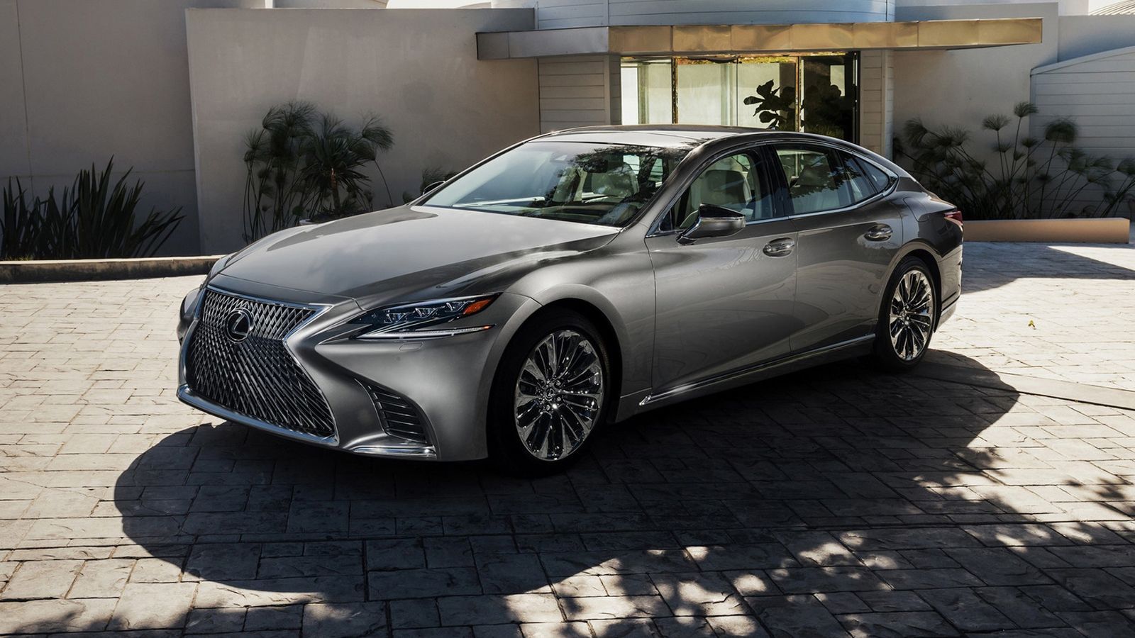 Αυτή είναι η νέα, πέμπτη γενιά του Lexus LS.