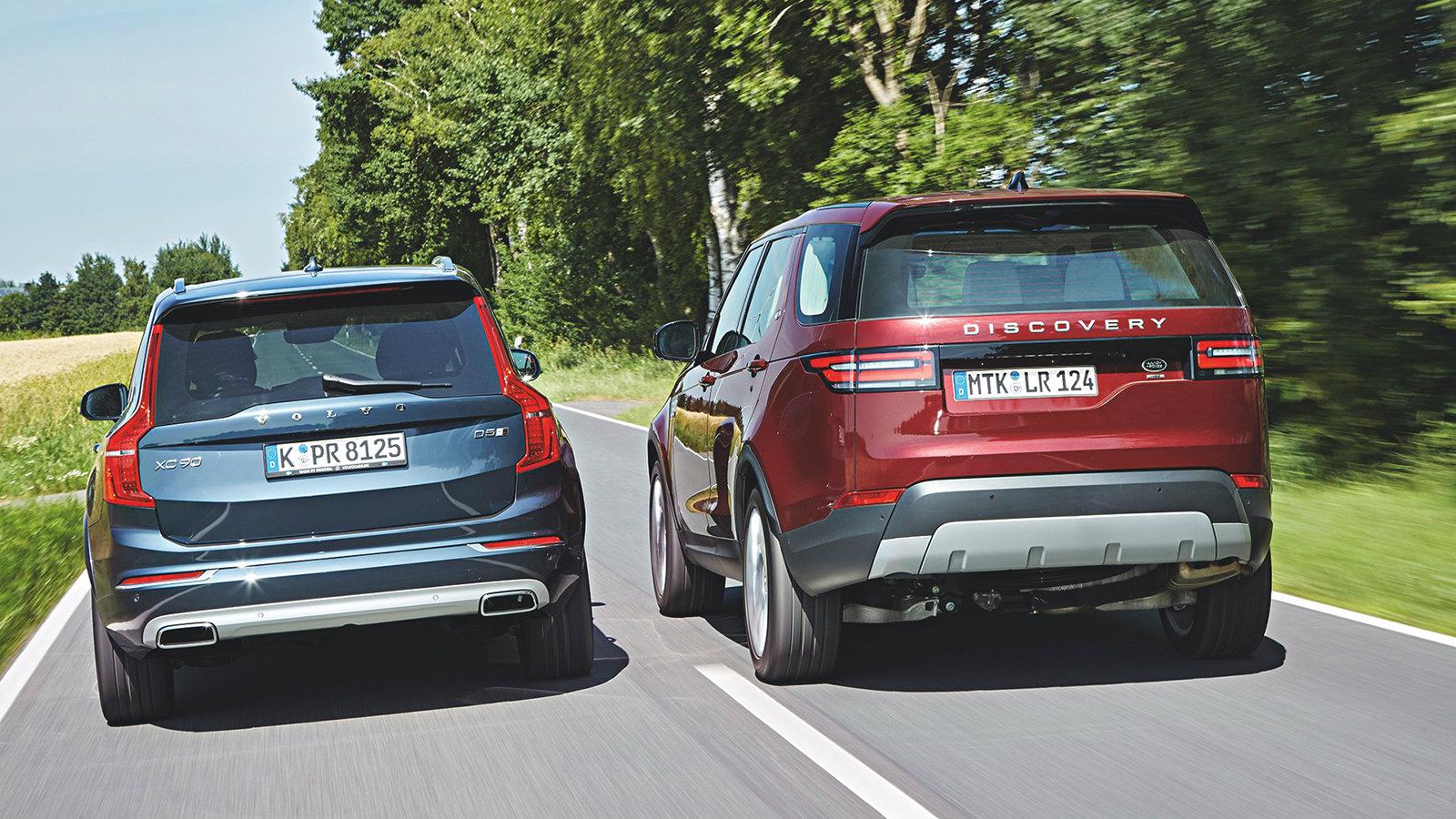 Το Volvo XC90 δεν είναι μικρό. Έτσι δείχνει όμως, όποιο αυτοκίνητο και να σταθεί δίπλα στο Land Rover Discovery.