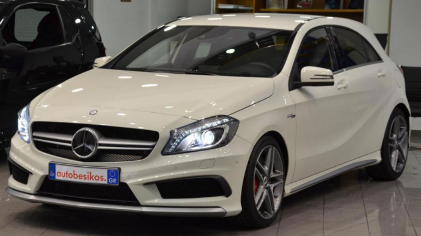 Πωλείται μια ελληνικής αντιπροσωπείας Mercedes-AMG A 45 4ΜΑΤΙC του 2014.
