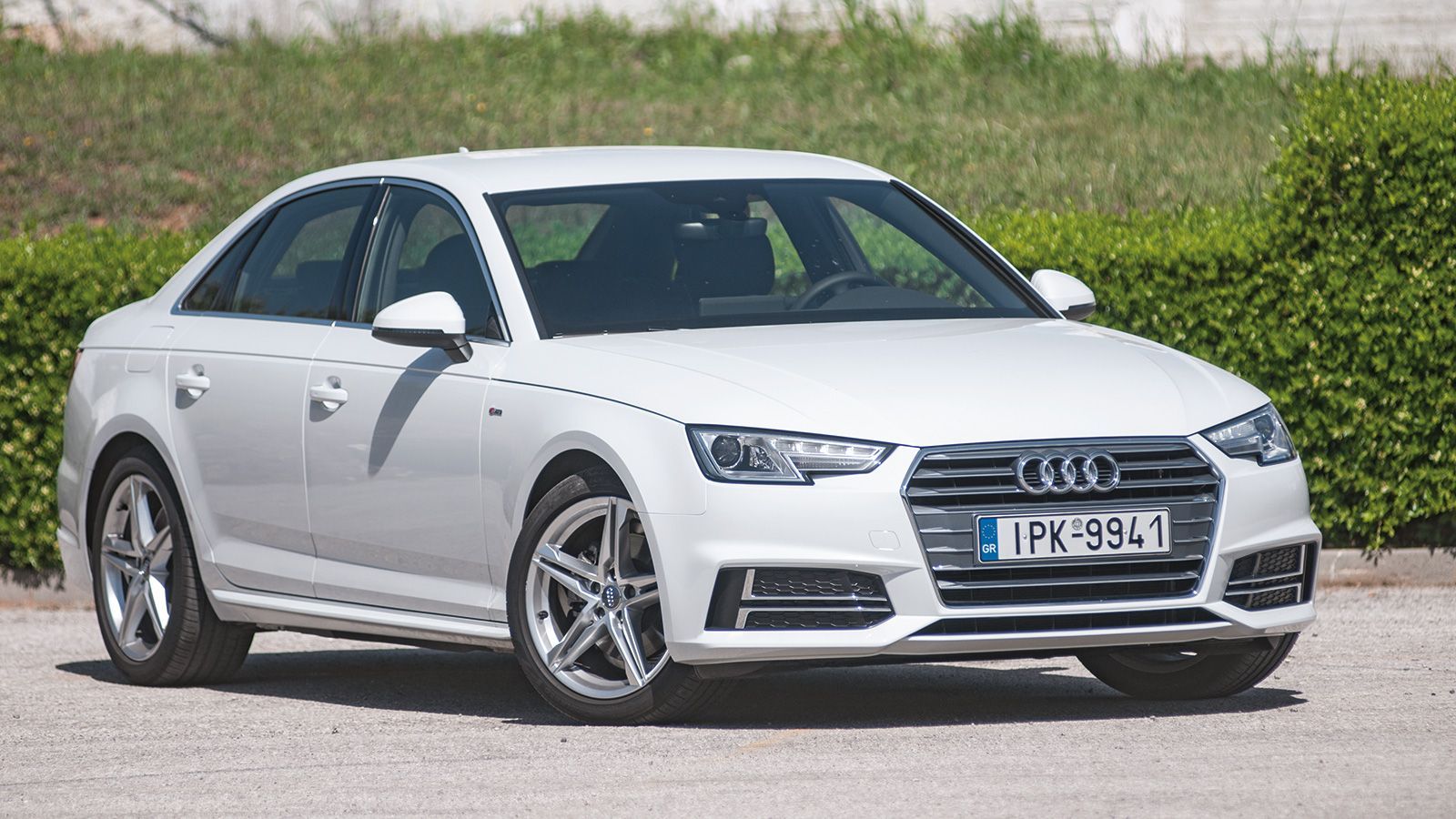 ����������� �� ��� Audi A4 �� ��� 1,4 TFSI �������� ��� 150 ����� ��� �� ������ ��������� �������� ������� S-Tronic ��� 7 �������.