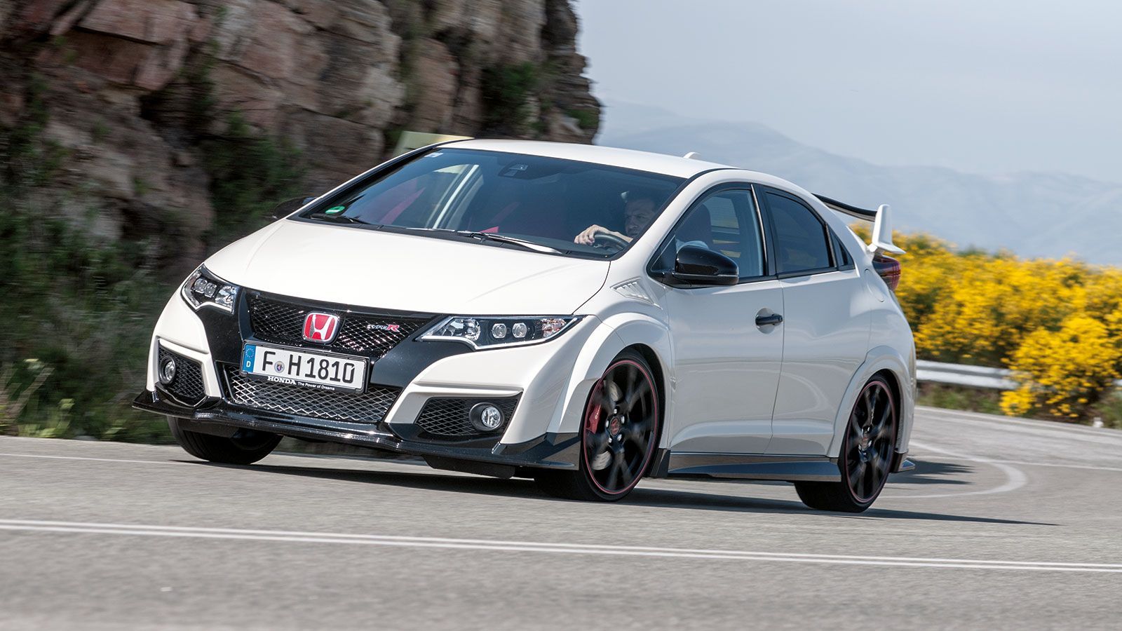 Οδηγούμε το νέο Honda Civic Type R των 310 ίππων.