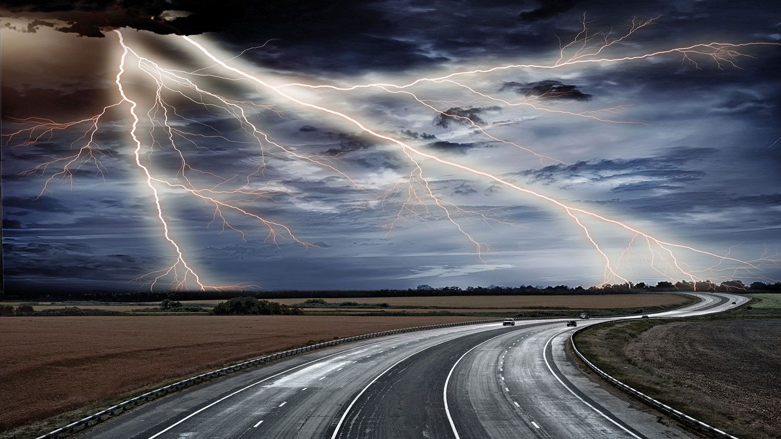 Το καλοκαίρι τελείωσε, οι βροχές είναι εδώ. Τι πρέπει να ξέρετε για τα ελαστικά του οχήματός σας;