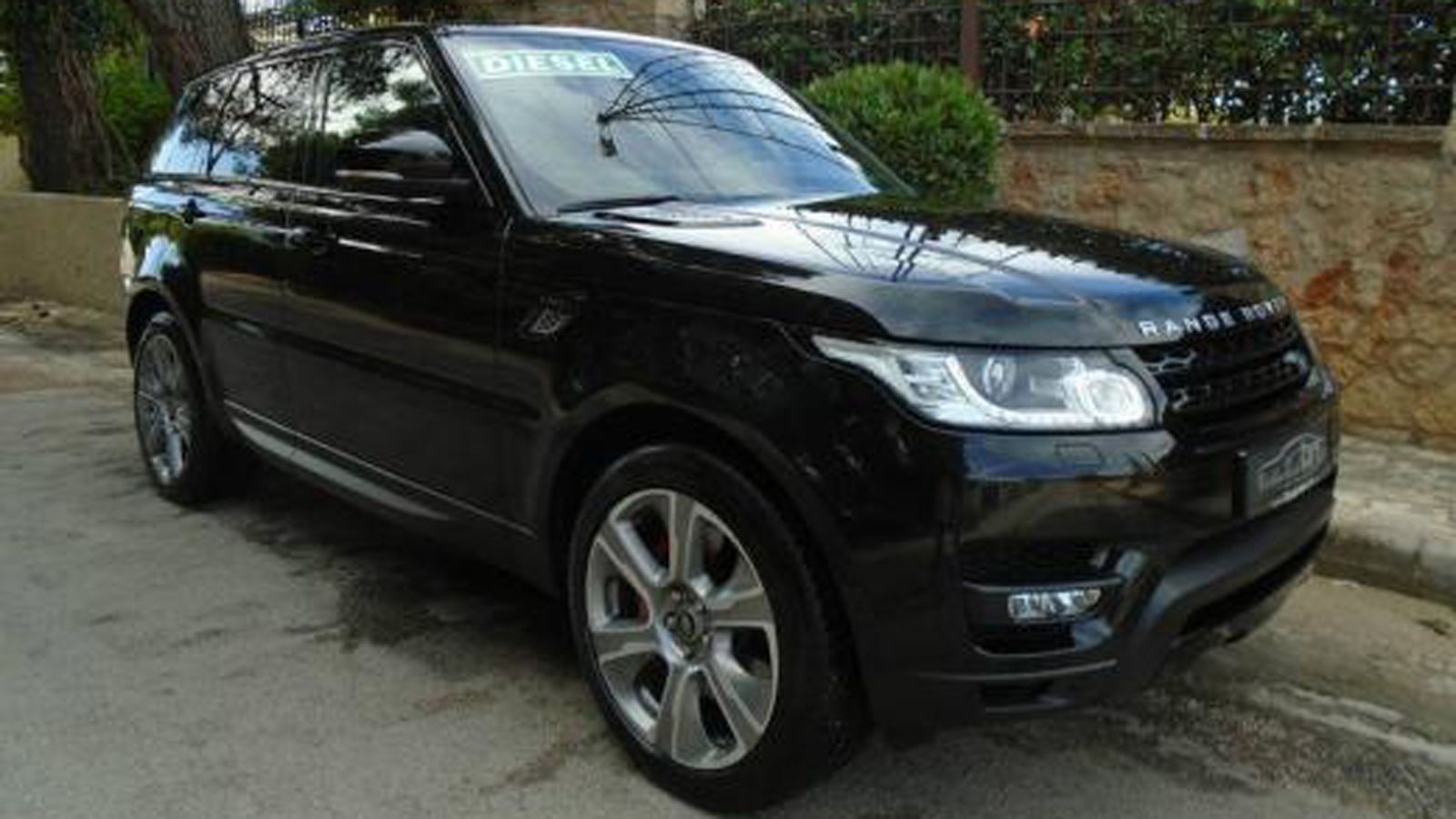 Δείτε την hybrid diesel έκδοση του Range Rover Sport της Land Rover.