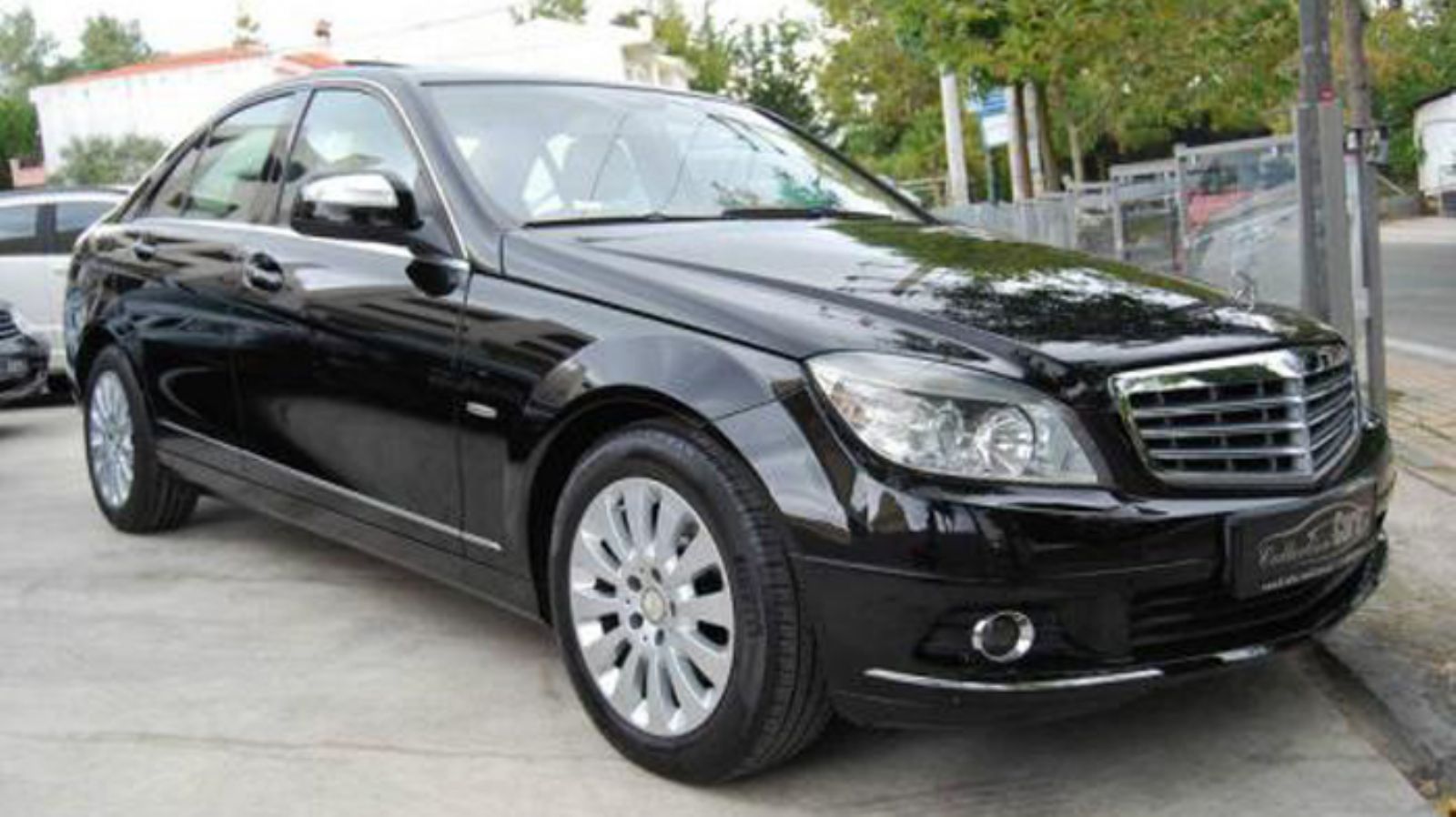 Δείτε την Mercedes-Benz C 180 Kompressor που διαθέτει 1.800άρη κινητήρα 156 ίππων.