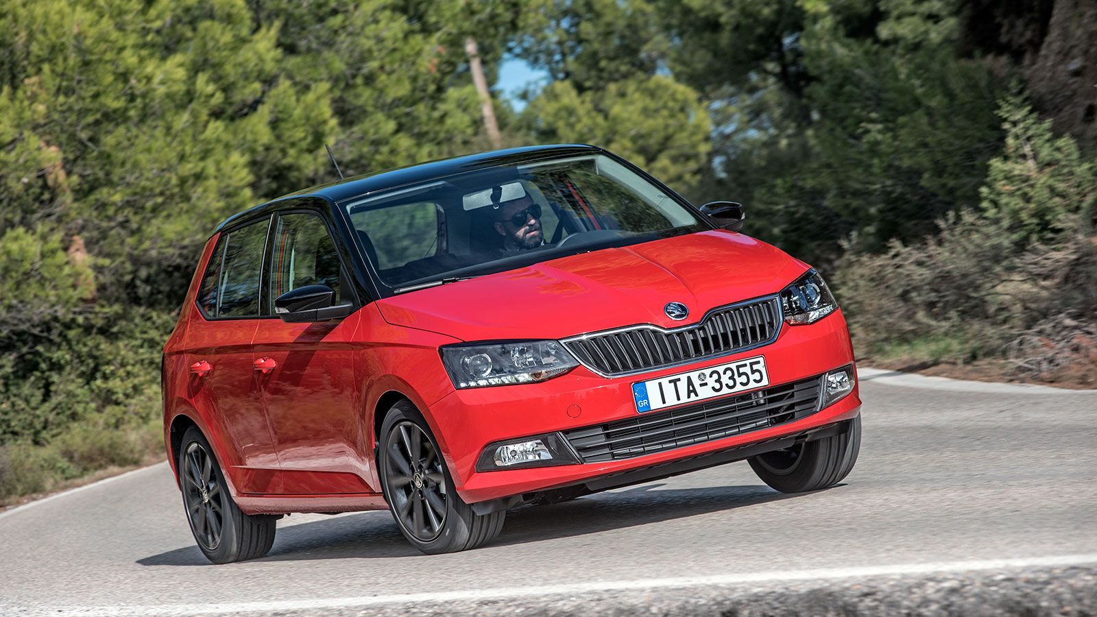 Η διχρωμία χαρίζει μοναδικό στυλ στη νέα Fabia