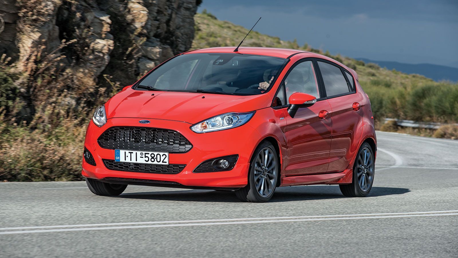 Μπορεί να μην είναι Fiesta ST αλλά μοιάζει πολύ με αυτό!