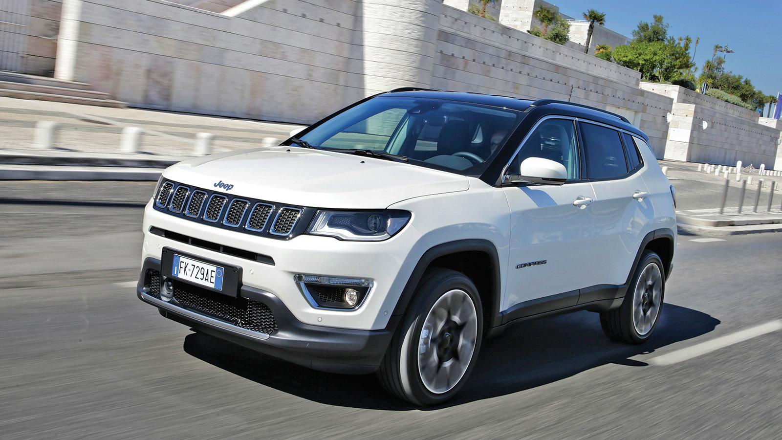 Πολύ θετική εικόνα και στην άσφαλτο: το Compass «κλείνει τον ήχο» στις λακκούβες και εκτελεί τις εντολές του οδηγού άμεσα, χωρίς να γίνεται όμως σπορτ