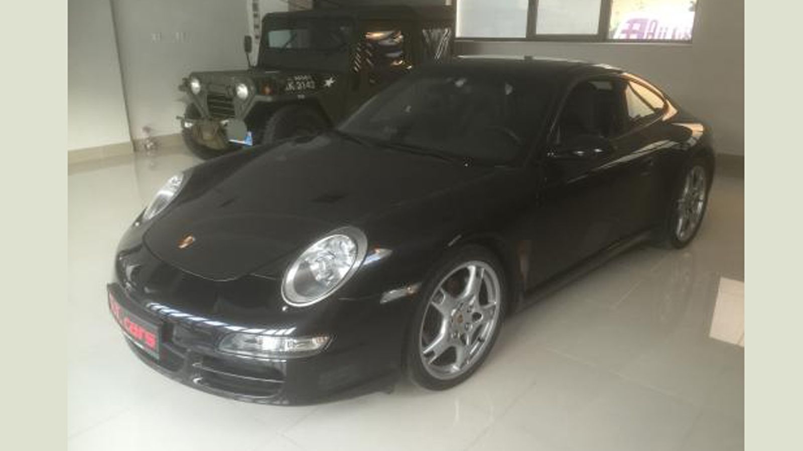 Ας γνωρίσουμε την Porsche 911 Carrera του 2005.
