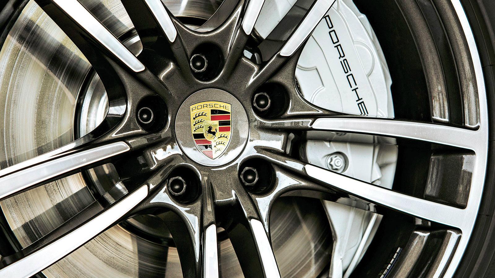 Μια νέα άποψη στην μαζικότητα: Τα «απλά» φρένα είναι τώρα σημαντικά καλύτερα χάρη στην κεραμική επίστρωση.