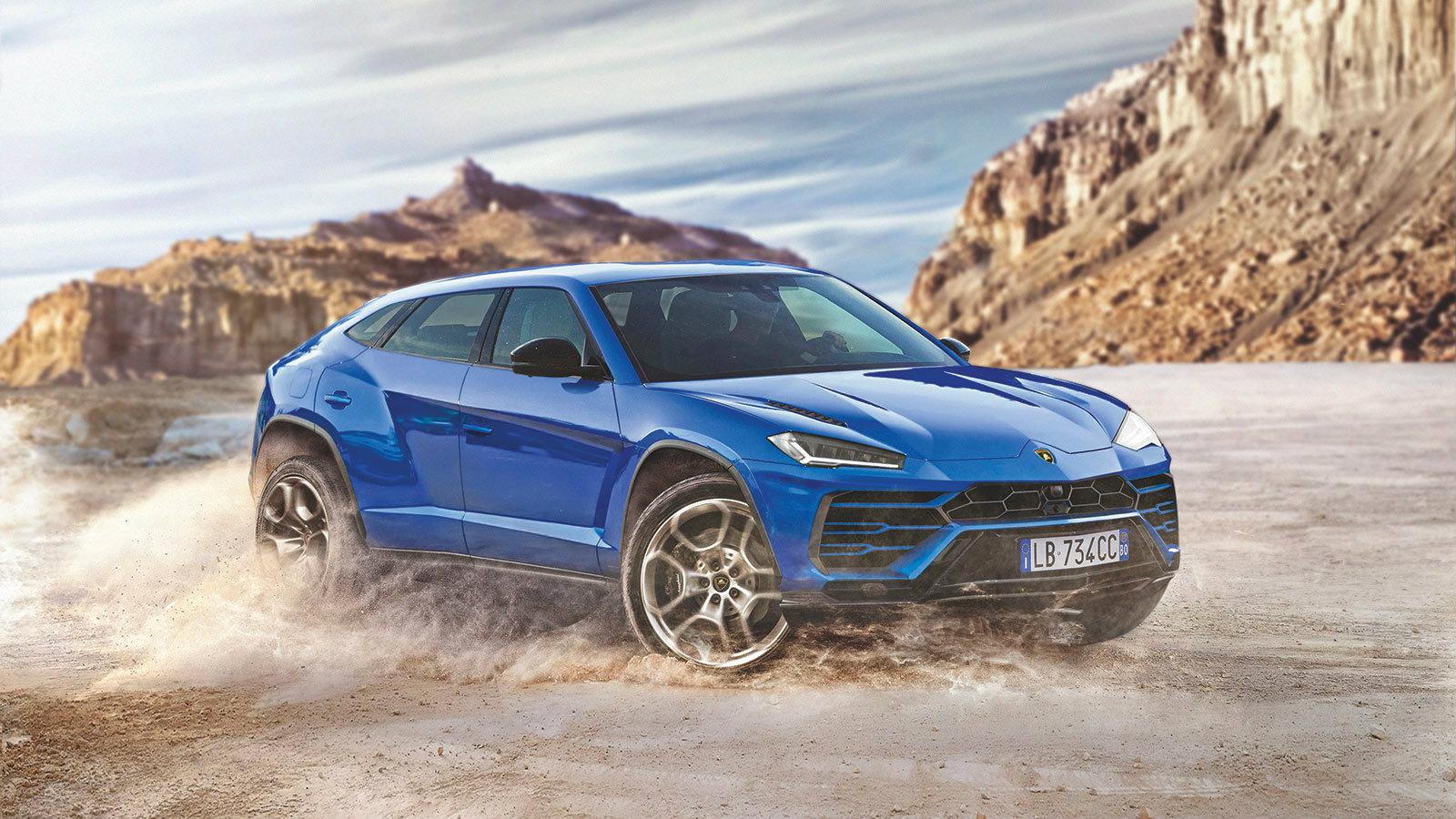 Ένα καθοραίμο αγωνιστικό αυτοκίνητο με SUV περιβολή.