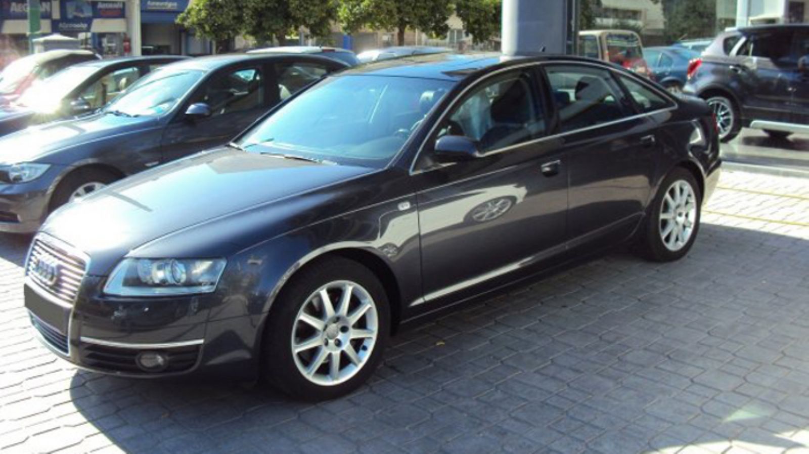 Δείτε το εκπληκτικό Audi A6 3.2 FSI V6 Quattro του 2004. 