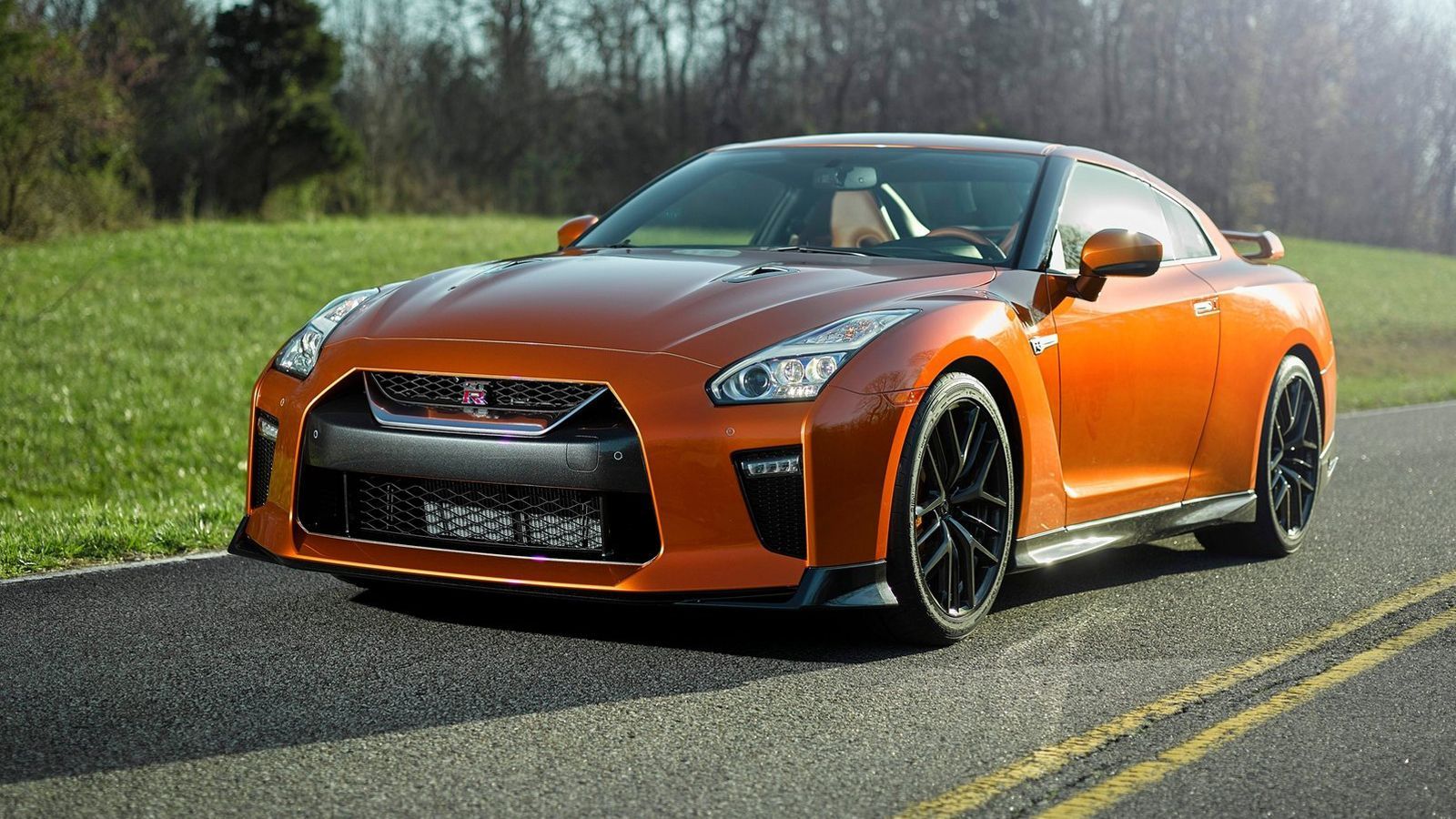 Η Nissan παρουσιάζει την ανανεωμένη εκδοχή του GT-R, για δεύτερη φορά μετά το facelift του 2011. Ήδη, το αυτοκίνητο έκανε το ντεμπούτο του στη Διεθνή 