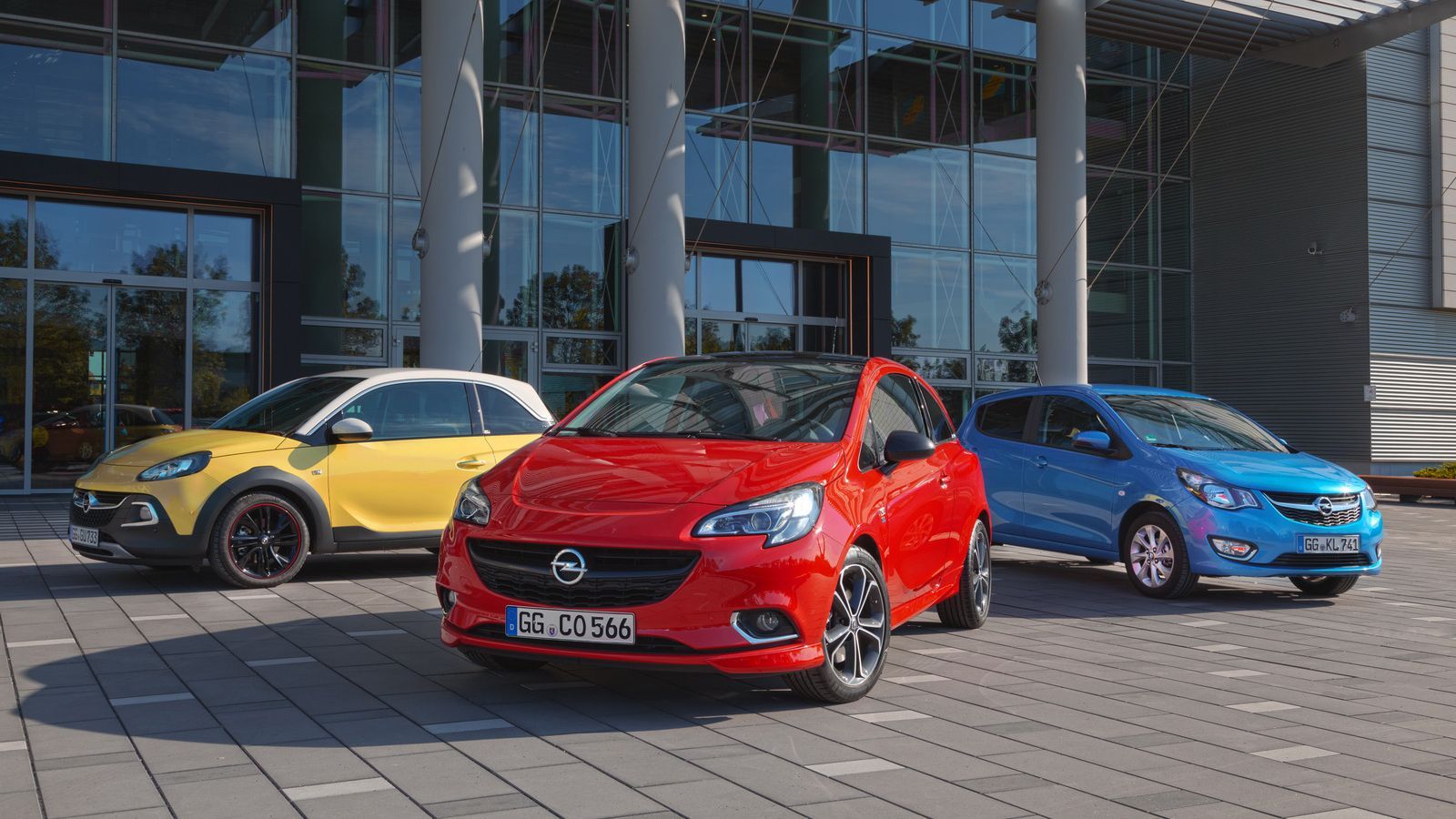 Η Opel προσφέρει πλέον το αυτοματοποιημένο μηχανικό κιβώτιο Easytronic 3.0 με την οικογένεια μικρών μοντέλων της ADAM και Corsa, καθώς και με το Astra