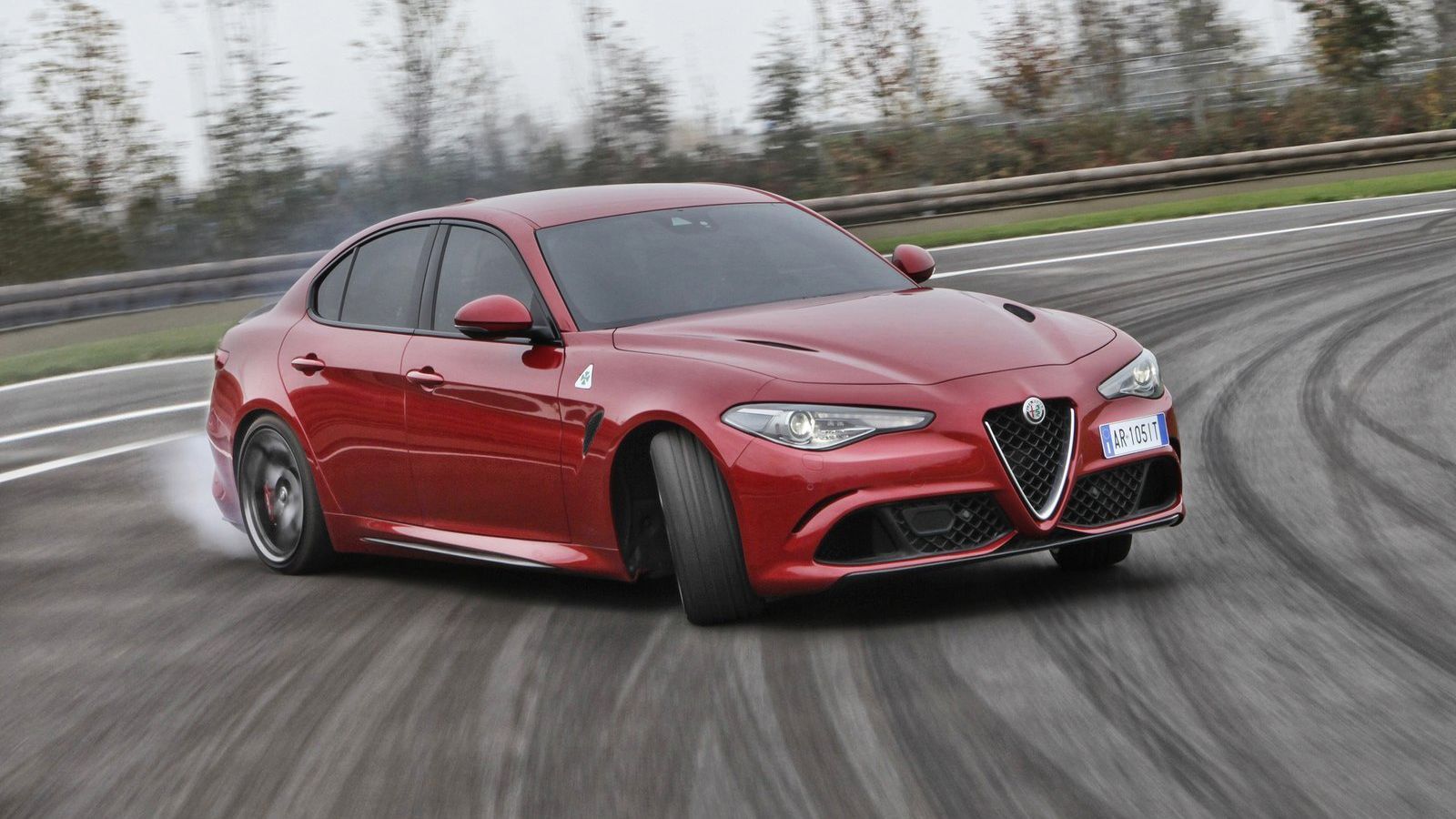 Ο Sergio Marchionne είπε σε πρόσφατη συνέντευξή του: «Η επένδυση στην Alfa Romeo και ειδικά η τεχνική επένδυση στην αρχιτεκτονική, ήταν κάτι που είχαμ