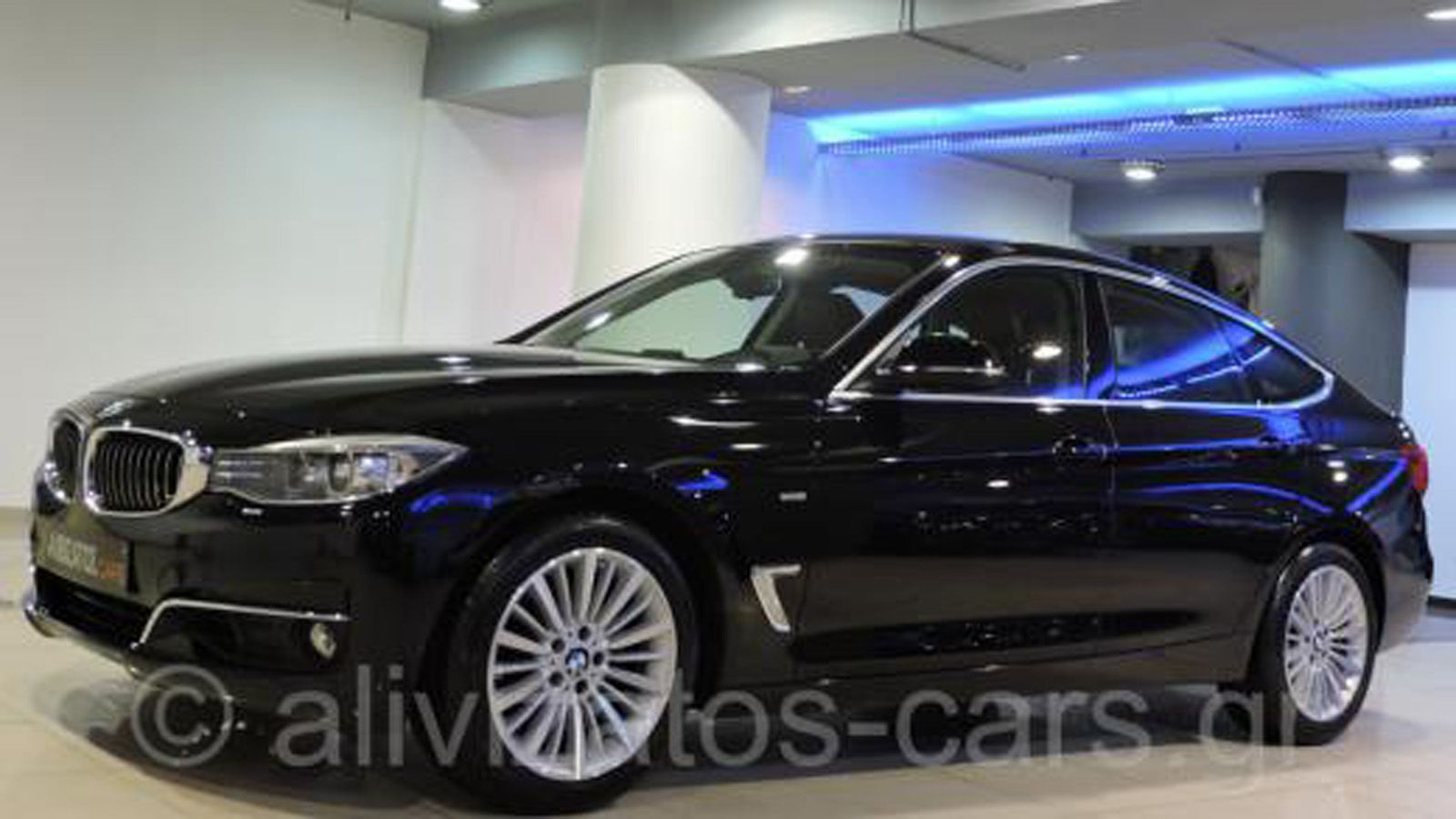 Αυτή η BMW Σειρά 3 GT στην πετρελαιοκίνητη έκδοση 325d είναι ότι καλύτερο αν θες μια Σειρά 3 με περισσότερους χώρους και πρακτικότητα.