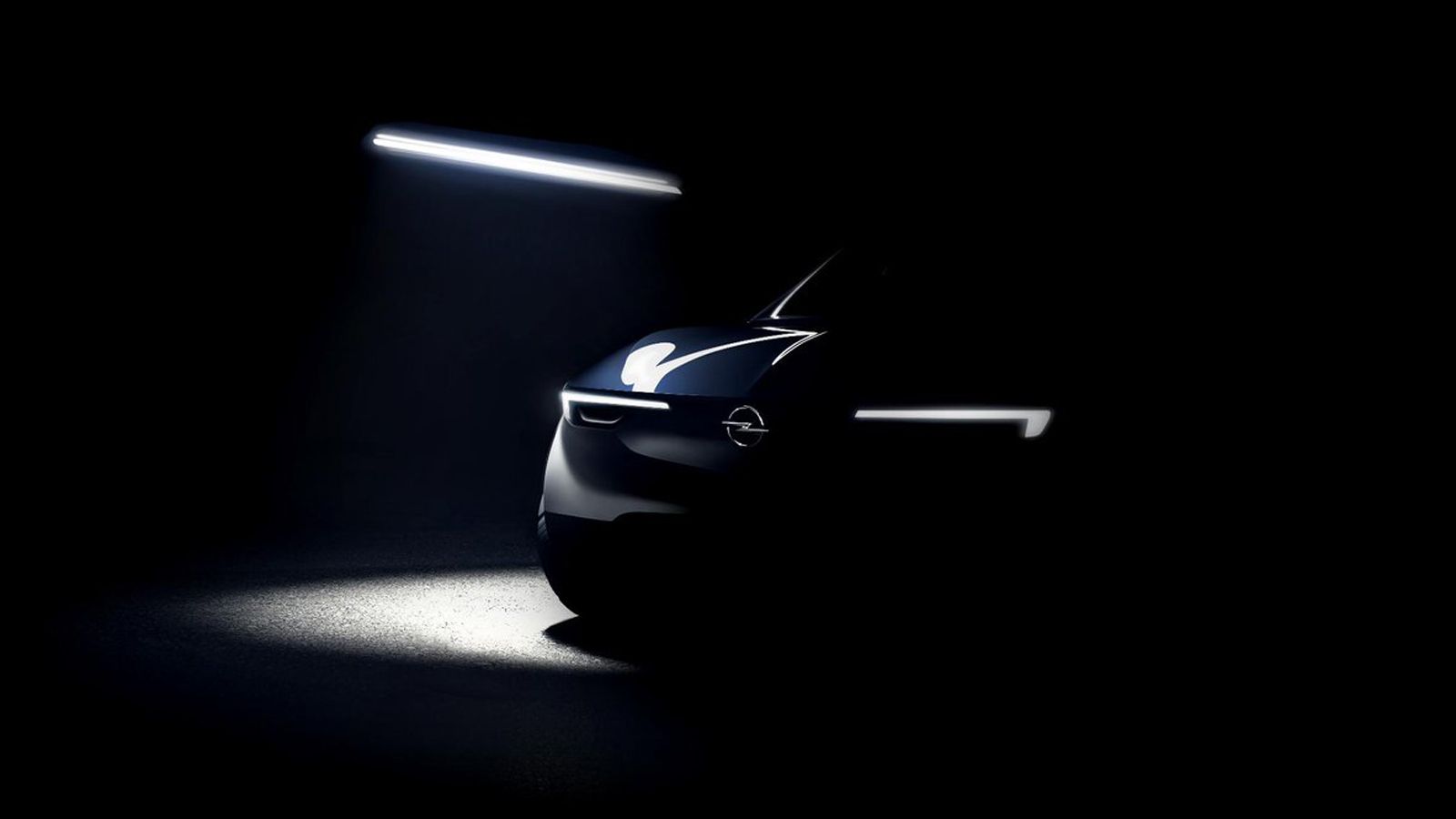 Στην εικόνα πιθανώς να φαίνεται ένα SUV, από το οποίο λείπει η συμβατική μάσκα, κάτι που ενδεχομένως να σημαίνει την ύπαρξη ενός ηλεκτροκινητήρα.