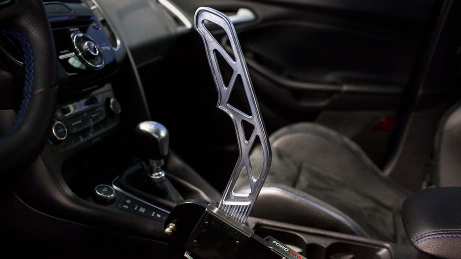 Είναι εμπνευσμένο από τους αγώνες ράλι και κατασκευασμένο για το Focus RS.
