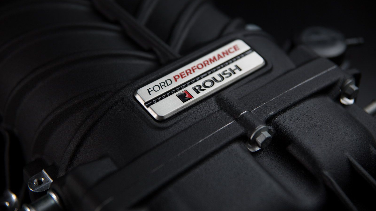 Η Ford Performance και η Roush Performance παρουσίασαν το νέο υπερτροφοδότη για τον 5λιτρο V8 κινητήρα που βρίσκεται κάτω από τα καπό των Mustang και 