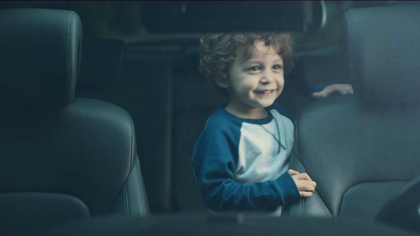 Με το νέο της σύστημα Rear Seat Alert, η Hyundai θέλει να βάλει τέλος στην απροσεξία και την ανευθυνότητα των οδηγών που ξεχνούν το παιδί ή το ζωάκι τ