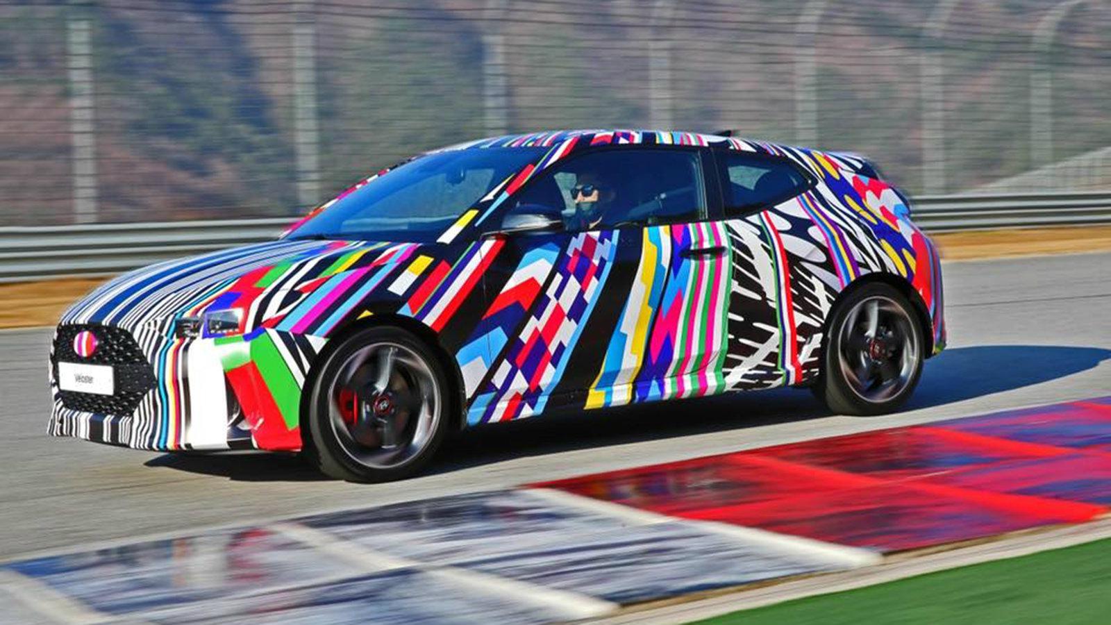 Θα προσφερθεί με δύο υπερτροφοδοτούμενα σύνολα 1,4 λτ. και 1,6 λτ. σε συνδυασμό με 6τάχυτο μηχανικό ή 7τάχυτο αυτόματο κιβώτιο διπλού συμπλέκτη.