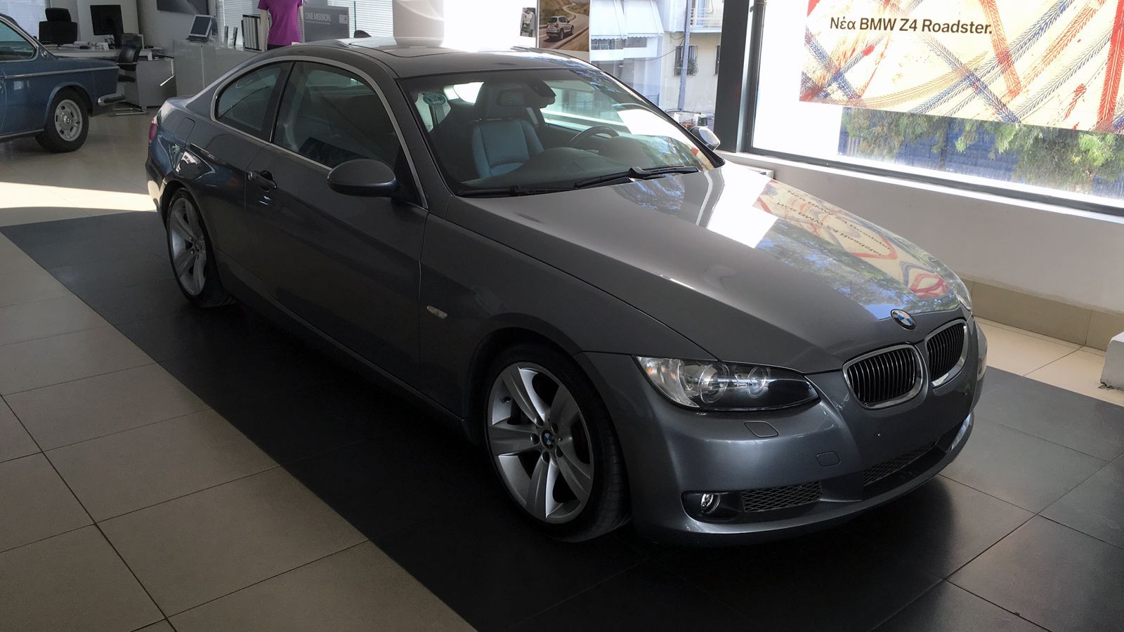Δείτε μια εκπληκτική BMW 335ci Coupe του 2009.