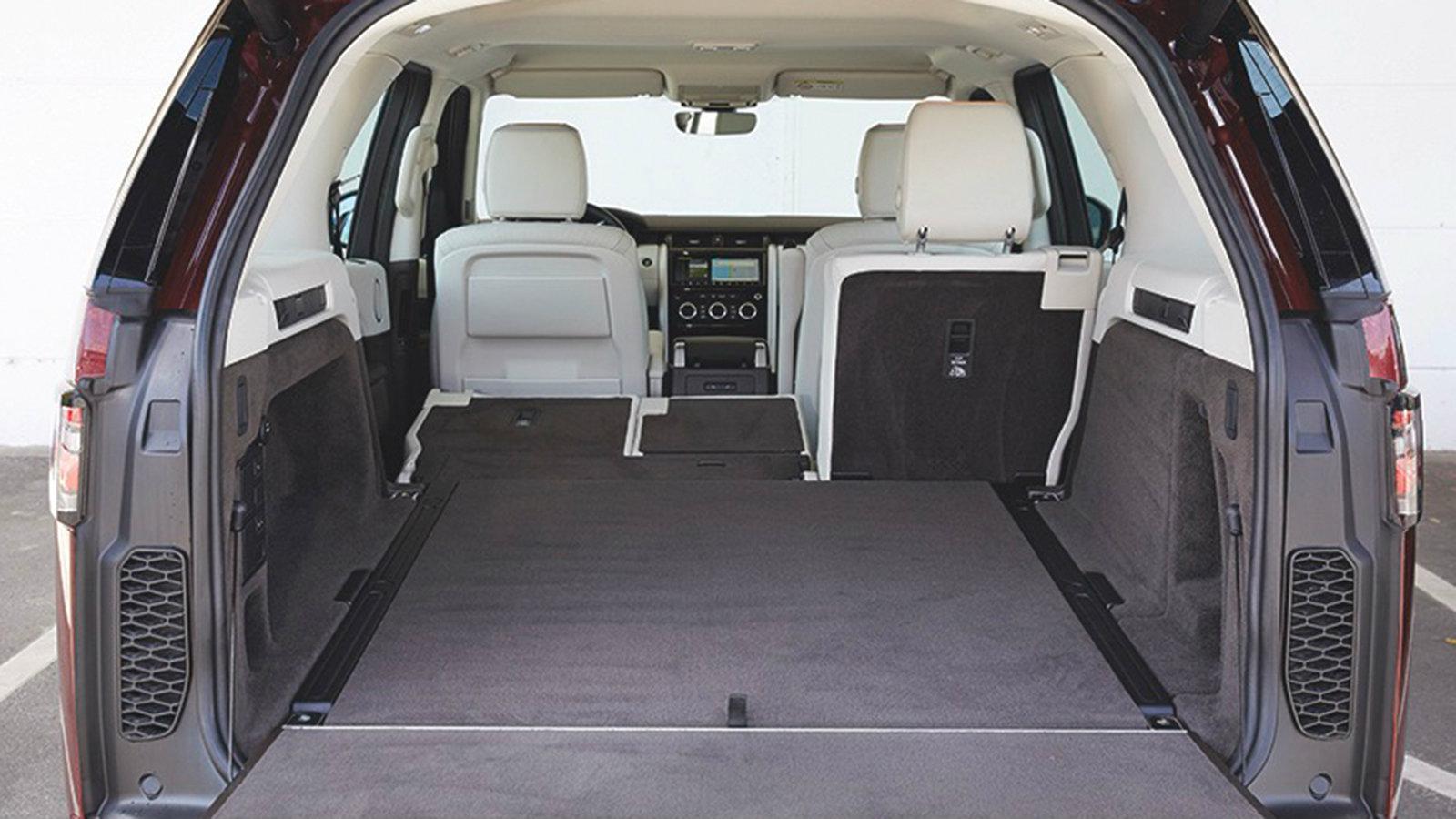 Στο Discovery, ο χώρος φόρτωσης είναι 723 λτ. και με την αναδίπλωση των καθισμάτων γίνεται έως και 2.500 λτ.