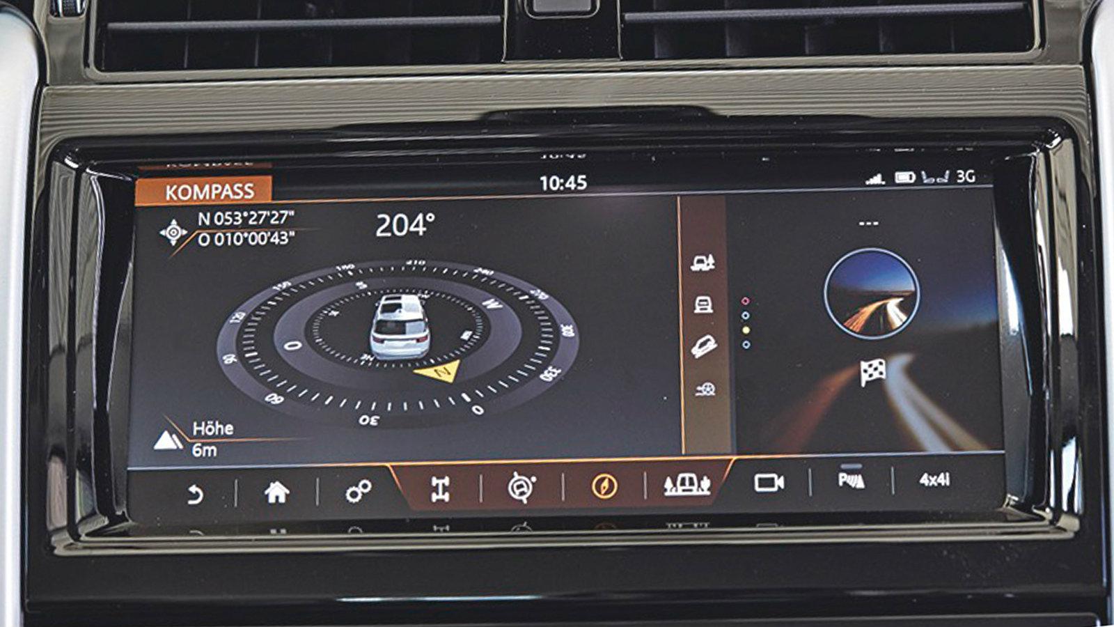 Στο Land Rover η οθόνη αφής έχει μέγεθος 10.2 ιντσών και μέσω αυτής απλοποιούνται οι συνδέσεις συσκευών.