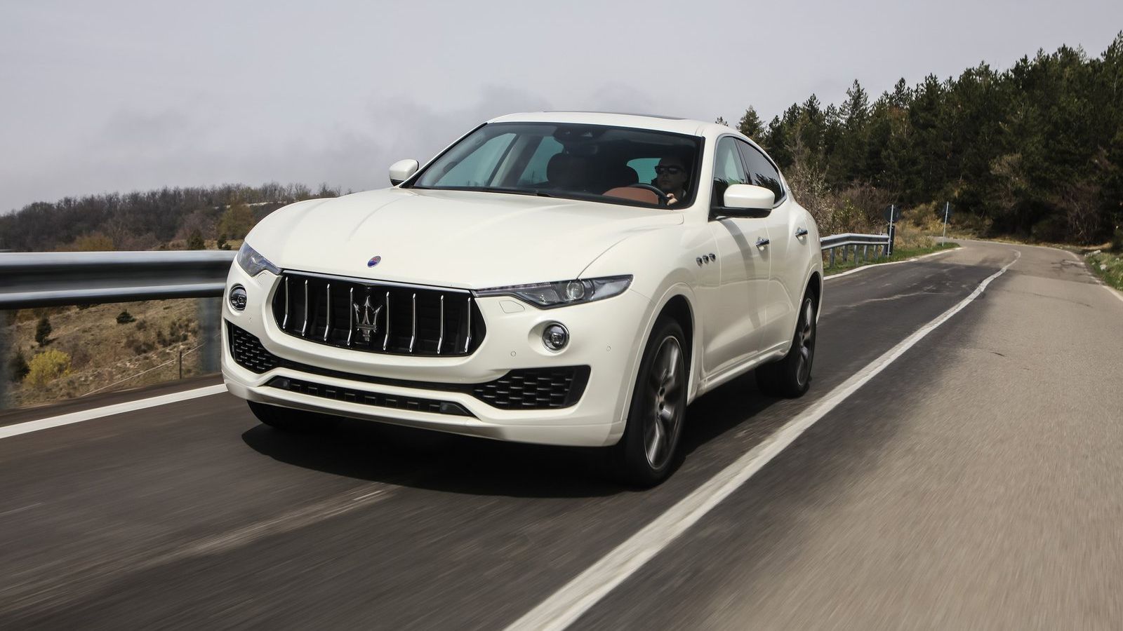 H Maserati θα εμπλουτίσει από του χρόνου τη γκάμα της Levante με μία «καυτή» έκδοση, την GTS (στη φωτό η κανονική), η οποία θα ανταγωνιστεί μοντέλα όπ