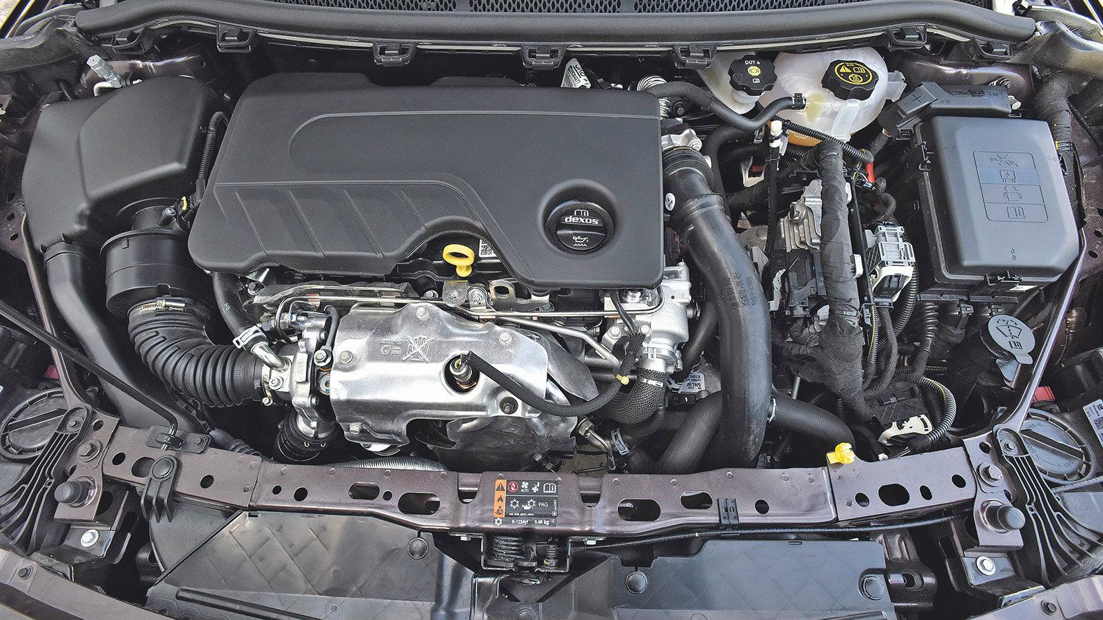 1,6 πετρέλαιο, καταναλώνει 0,6 λίτρα λιγότερα απ το 308 αλλά είναι πιο τραχύς και θορυβώδης.