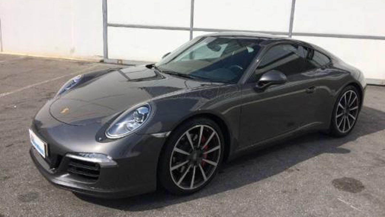 Το όνειρο πολλών, μία Porsche 911 Carrera, μπορεί να γίνει πραγματικότητα για λίγους... Αυτή εδώ η μεταχειρισμένη 911 είναι σαν καινούργια!