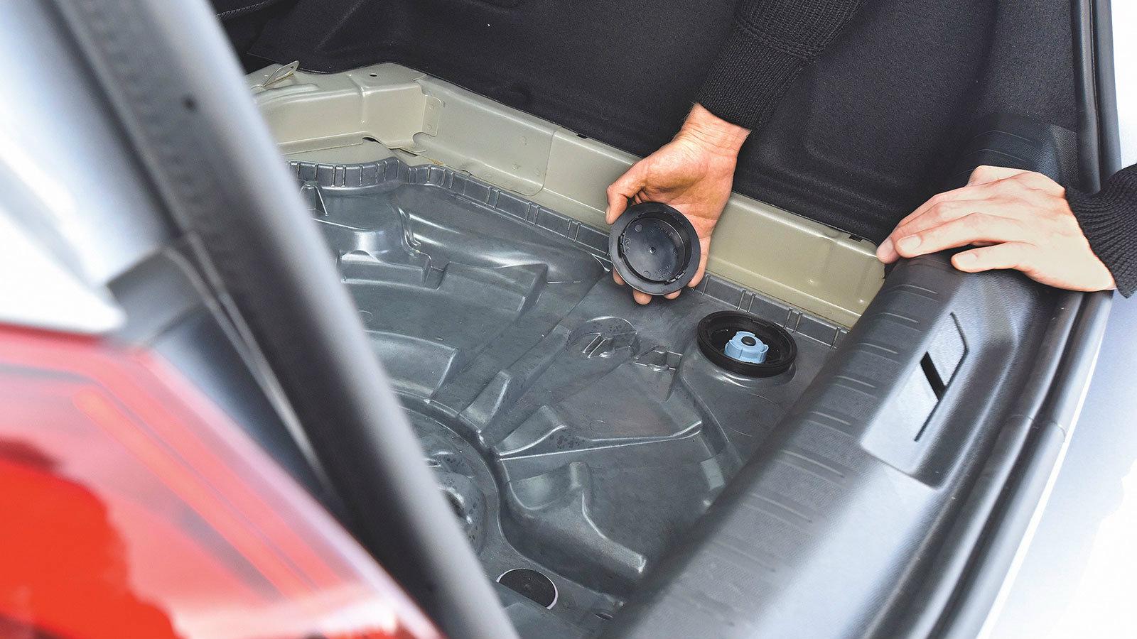 Το 308 εφοδιάζεται με σύστημα AdBlue το οποίο εξουδετερώνει τα NOx.