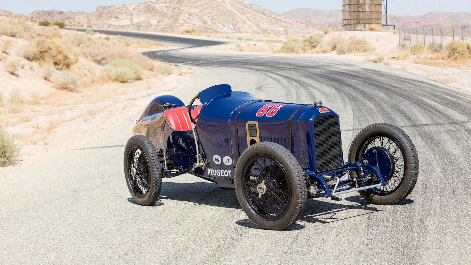 To σπάνιο διθέσιο Peugeot L45, πωλήθηκε κατά τη διάρκεια δημοπρασίας στο Λος Αντζελες για 6.100.000 ευρώ περίπου!