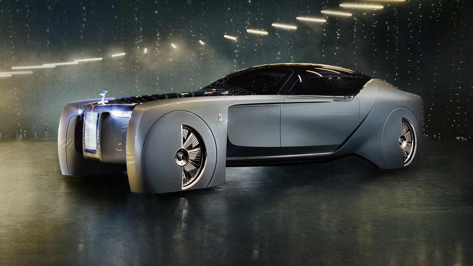 Η Rolls-Royce παρουσίασε αυτό που η ίδια χαρακτηρίζει το απόλυτο αυτόνομο του μέλλοντος. Ονομάζεται 103ΕΧ και σκοπός του είναι να μας παρουσιάσει το μ