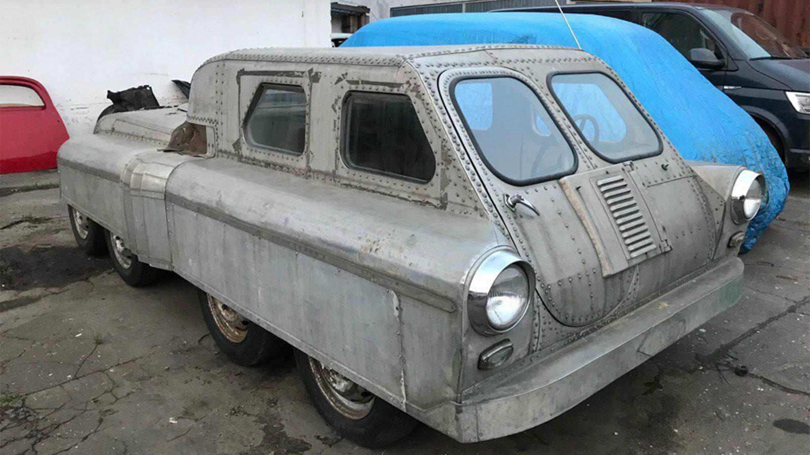 Το ρωσικό αυτό μοντέλο το οποίο διέρρευσε μέσω του διαδικτύου, είναι ένα οκτάτροχο αμφίβιο όχημα πάντως εδάφους.