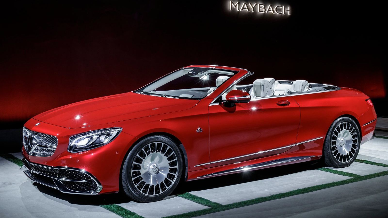 Καταφθάνει το πιο πολυτελές cabrio της Mercedes-Maybach. H νέα S650 Cabriolet παρουσιάστηκε, εντυπωσίασε και ετοιμάζεται για το λανσάρισμα στην αγορά.