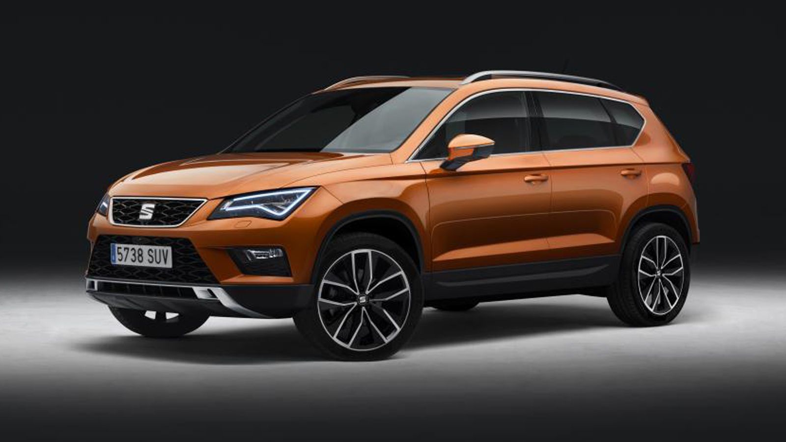 Το SEAT Ateca θυμίζει αρκετά το Leon, με το οποίο μοιράζεται τα μηχανικά μέρη.