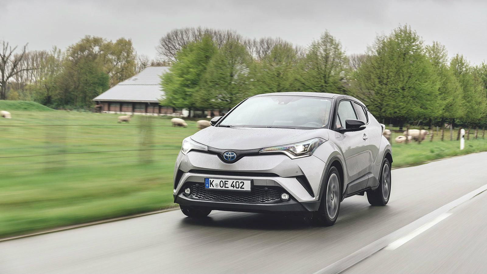 Η ορατότητα προς τα πίσω δεν είναι καλή, με την κάμερα οπισθοπορείας τα καταφέρνει καλύτερα ο οδηγός