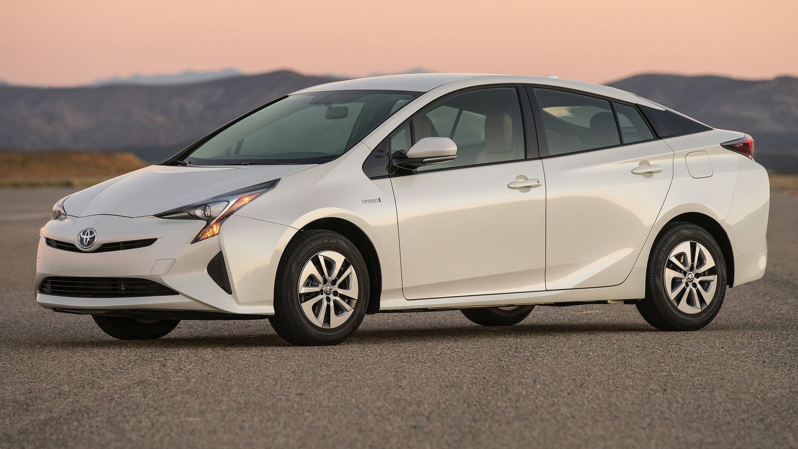 Το επόμενο Toyota Prius (στη φωτό το τωρινό) αναμένεται να έχει και 100% ηλεκτρική έκδοση.