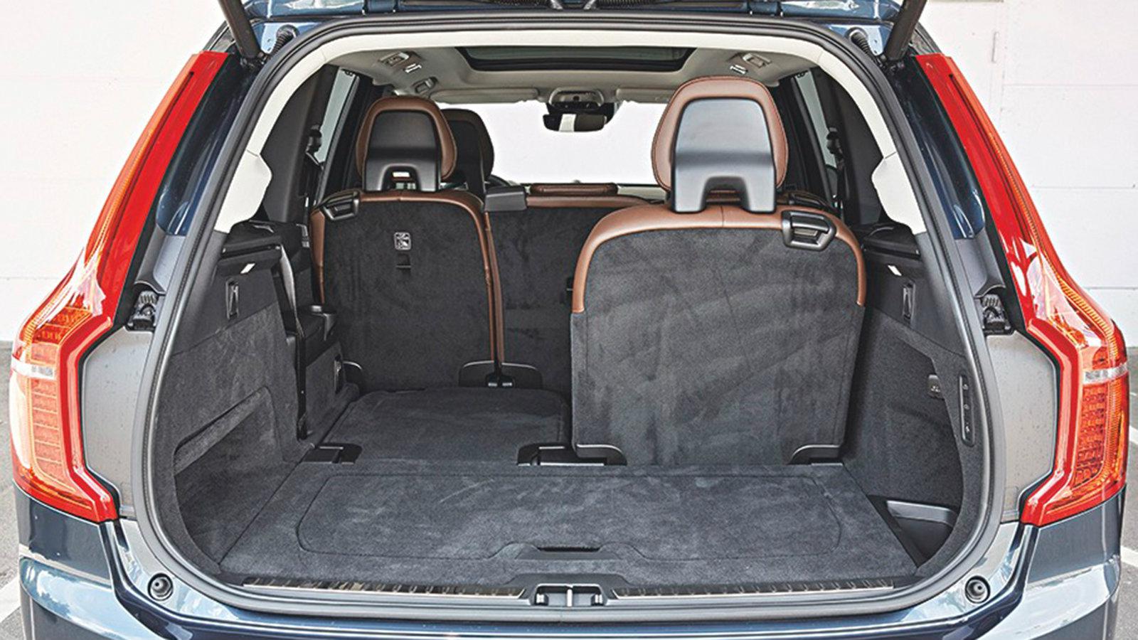 Ο χώρος αποσκευών του Volvo ξεκινά από τα 721 λτ. και φτάνει έως τα 1886 λτ.