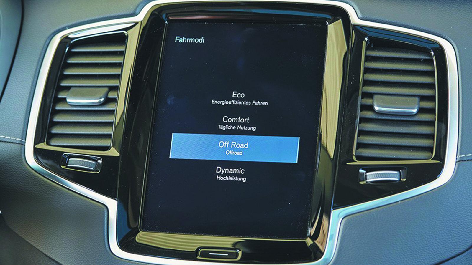 Στο Volvo με τη μεγάλη «όρθια» οθόνη 9 ιντσών, οι συνδέσεις συσκευών με Bluetooth γίνονται χωρίς πρόβλημα.