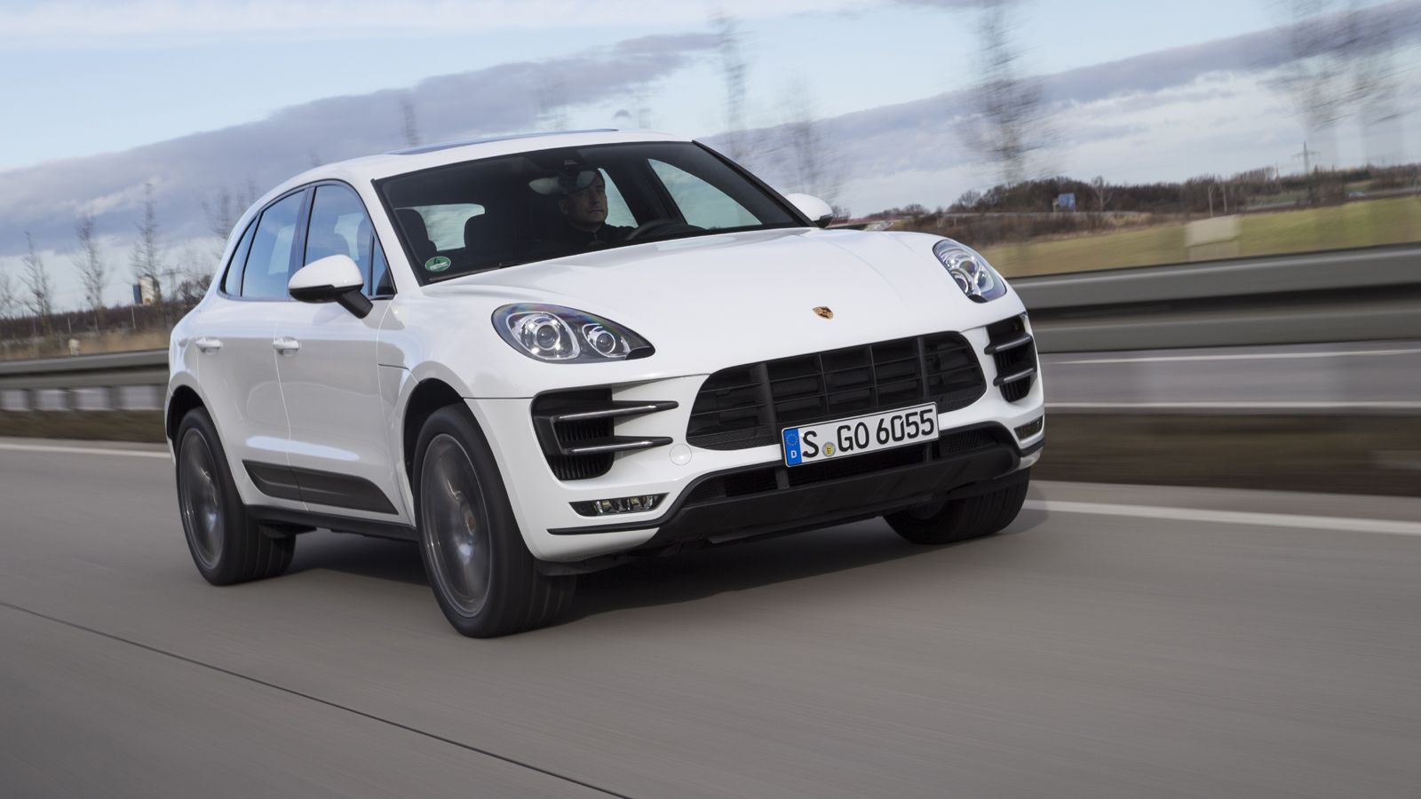 Για να ξεκινήσει να βρίσκεται σε επαφή με τους φιλόδοξους στόχους της, η Porsche χρειάζεται περισσότερα ηλεκτρικά μοντέλα και όλα δείχνουν πως το επόμ