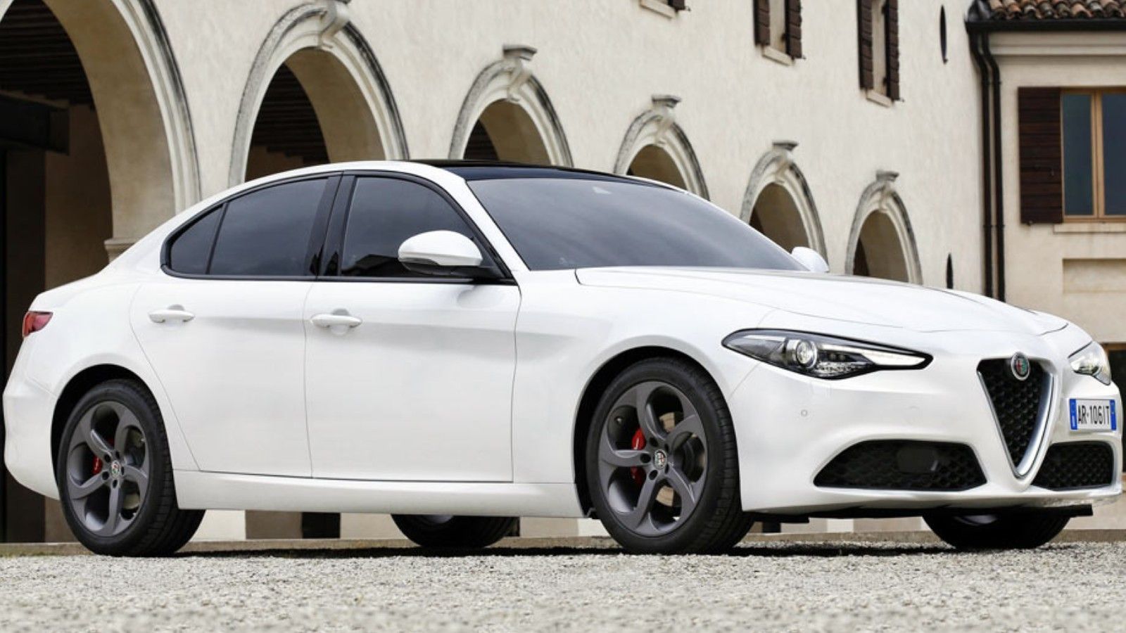 Λέτε τελικά να βγει στο σφυρί η Alfa Romeo για να σώσει τον όμιλο FCA;