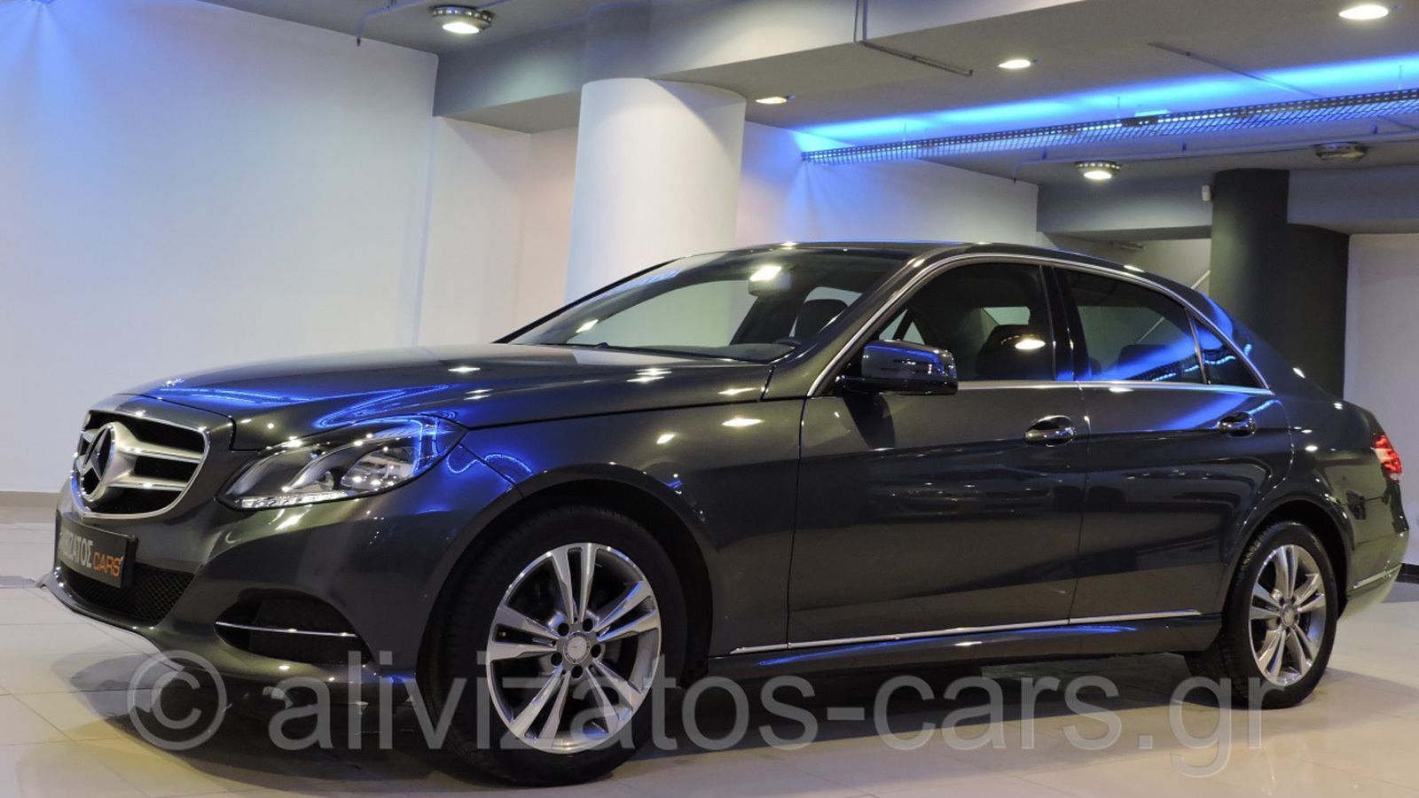 Δείτε την Mercedes E 180 του 2014 που επιλέξαμε για εσάς, που διαθέτει 1.600άρη Euro 6 turbo μοτέρ βενζίνης, απόδοσης 156 ίππων.