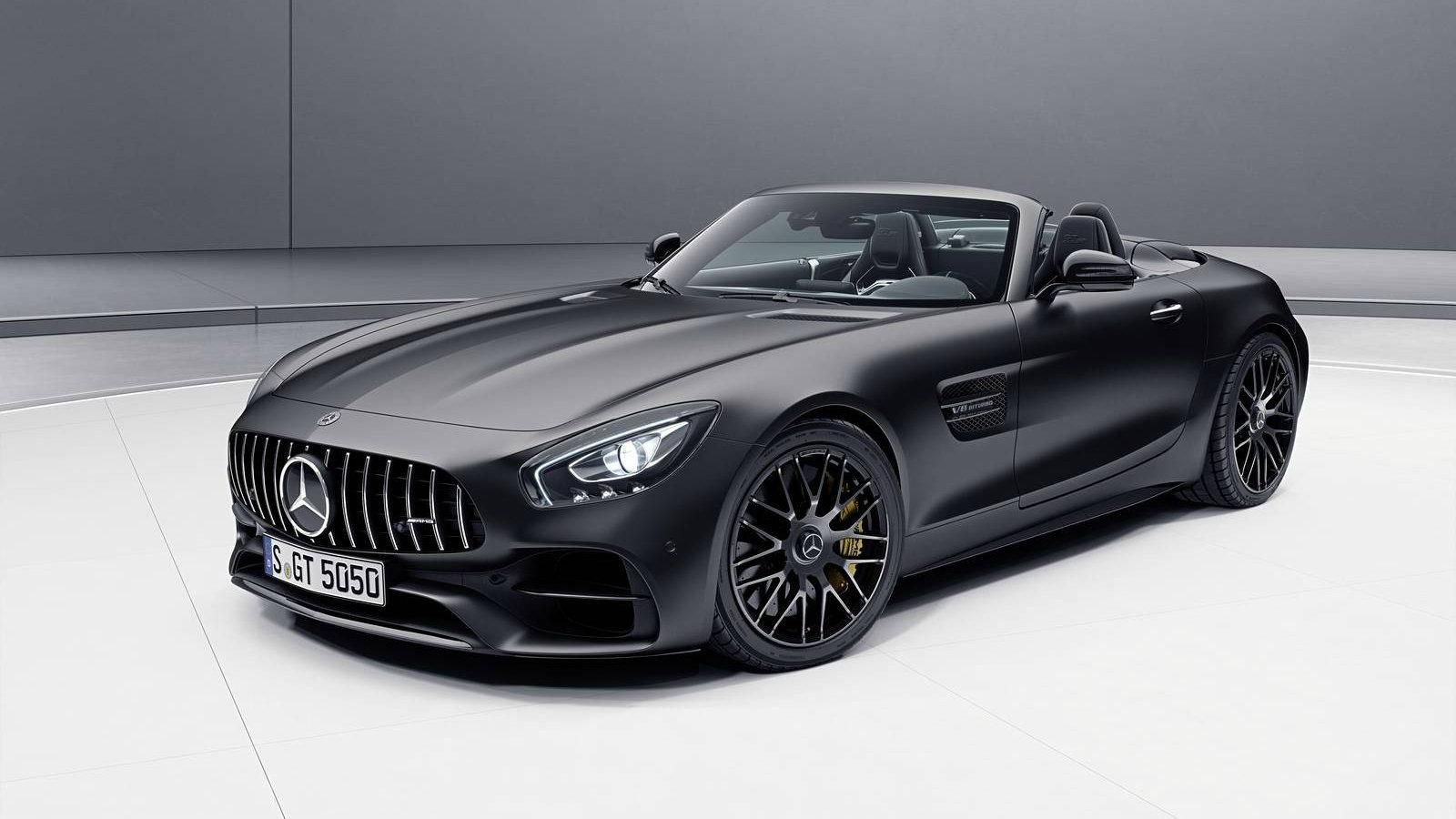 Νέες επετειακές εκδόσεις παρουσίασε η Mercedes-AMG.